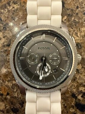 Fossil Men's chronograph watch, FS4553 stainless steel case with grey dial. EUC